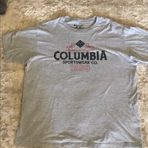 Columbia T-shirt